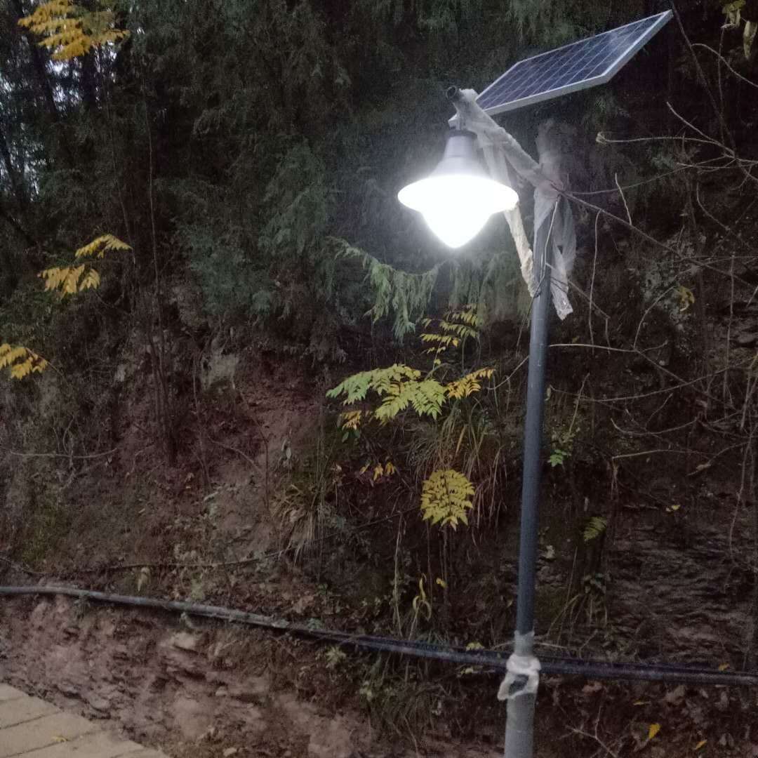 太陽(yáng)能路燈-重慶奉節(jié)工程 太陽(yáng)能路燈-重慶奉節(jié)工程_ led路燈價(jià)格